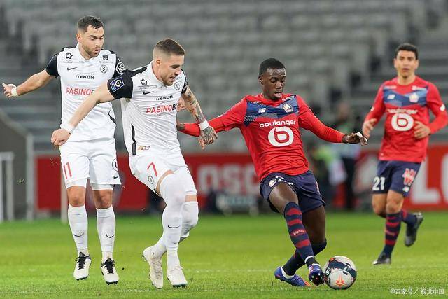 张镇麟34+7辽宁胜青岛 阿不都27分新疆胜福建